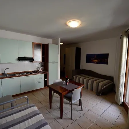 Angolo Lake Studio Apartment *